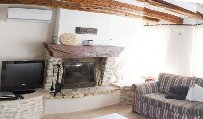 Provence villa rentals Mont Ventoux with heated private pool and spa