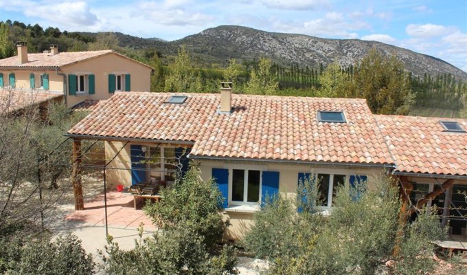 Provence villa rentals Mont Ventoux with heated pool and spa