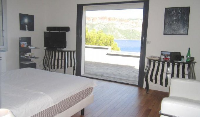 Cassis Luxury Villa rental sea view private pool and staff