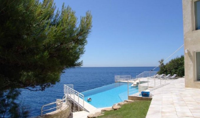 Provence luxury villa rentals Cassis with private pool and staff, sea view