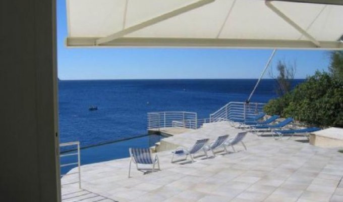 Provence luxury villa rentals Cassis with private pool and staff, sea view