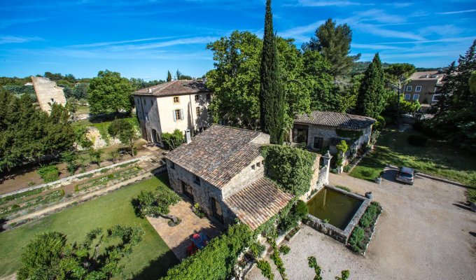 Provence Luberon villa rentals with heated pool
