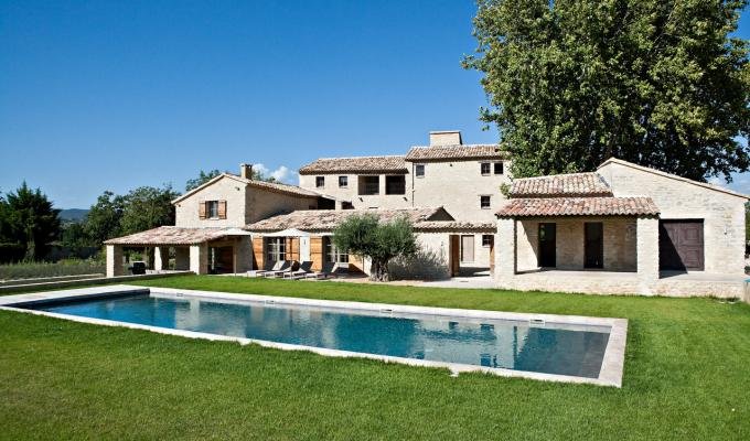 Provence Luberon luxury villa rentals with private pool hammam and staff