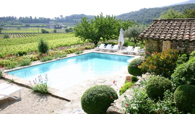 Provence Luberon luxury villa rentals with private pool