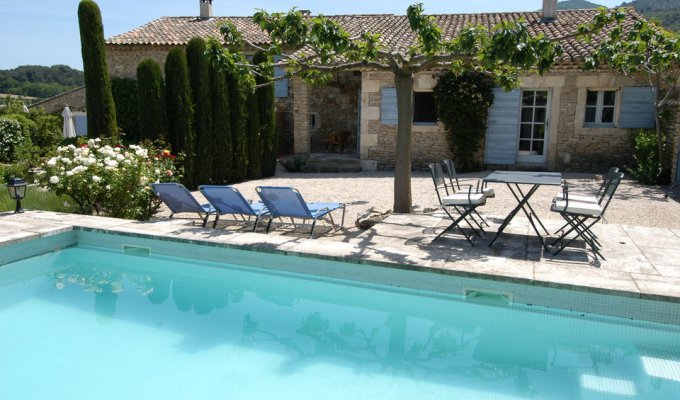 Provence Luberon villa rentals with private pool