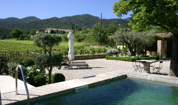 Provence Luberon villa rentals with private pool