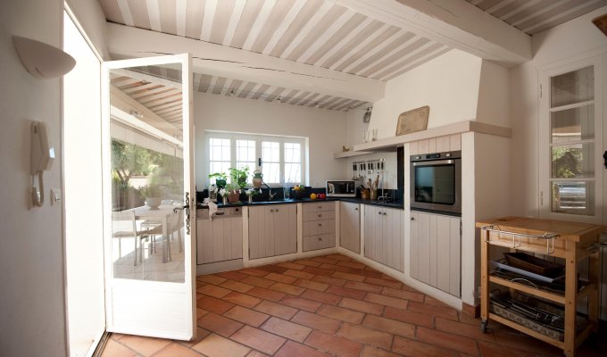 Provence Luberon villa rentals with private pool