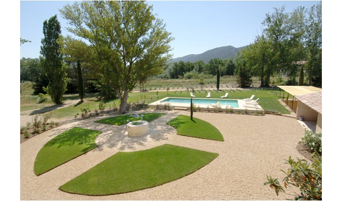 Provence Luberon luxury villa rentals with heated private pool near Gordes