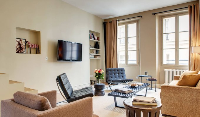 Paris Le Marais Holiday Apartment Rental 700m from the BHV Le Marais