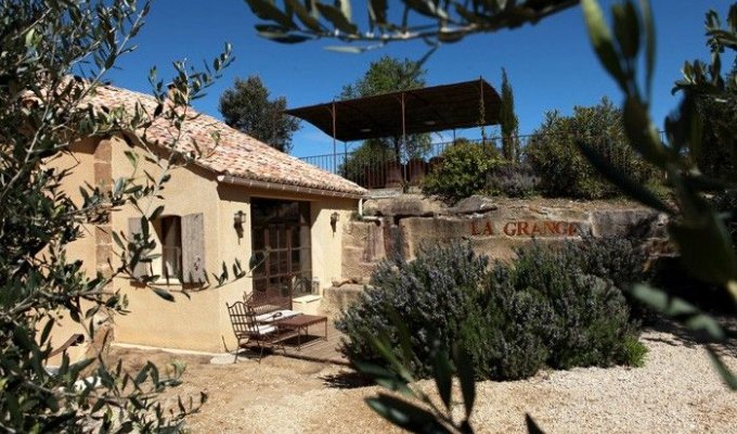 Provence villa rentals Mont Ventoux with private pool 