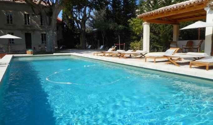 Provence luxury villa rentals Avignon with private pool