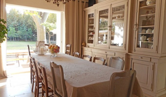 Provence luxury villa rentals Avignon with private pool