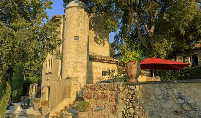 Saint Remy de Provence luxury villa rentals with private pool & staff chef