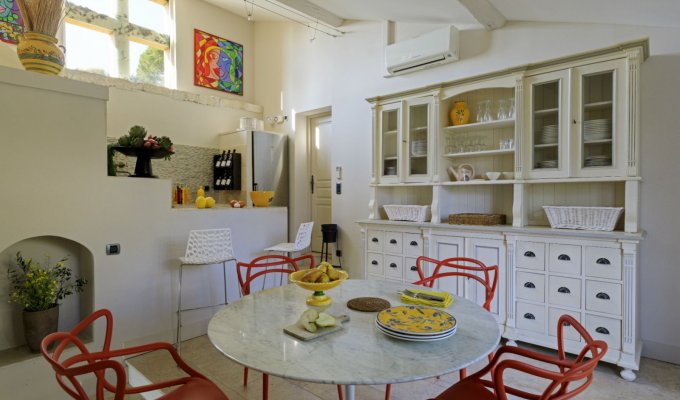 Saint Remy de Provence luxury villa rentals with private pool & staff chef