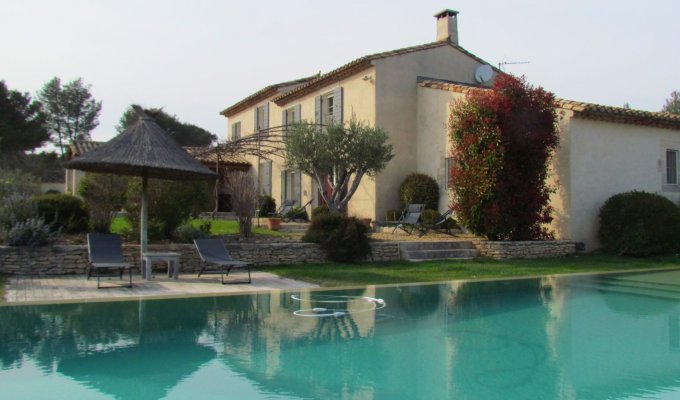 Saint Remy de Provence luxury villa rentals with heated private pool