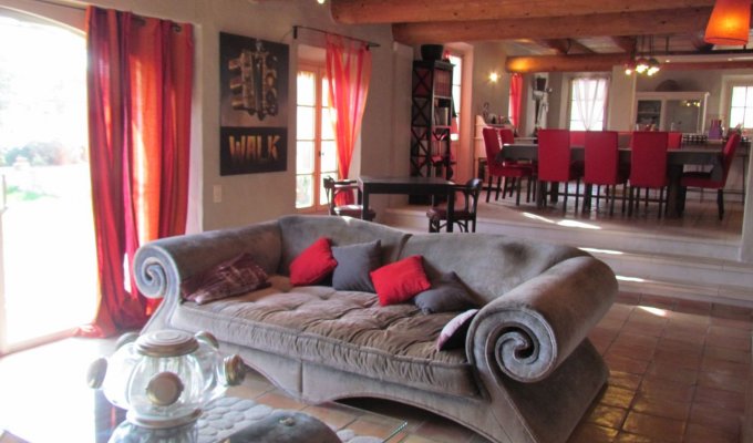 Saint Remy de Provence luxury villa rentals with heated private pool