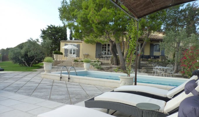 Saint Remy de Provence luxury villa rentals with heated private pool