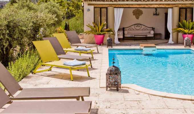 Saint Remy de Provence luxury villa rentals with heated private pool