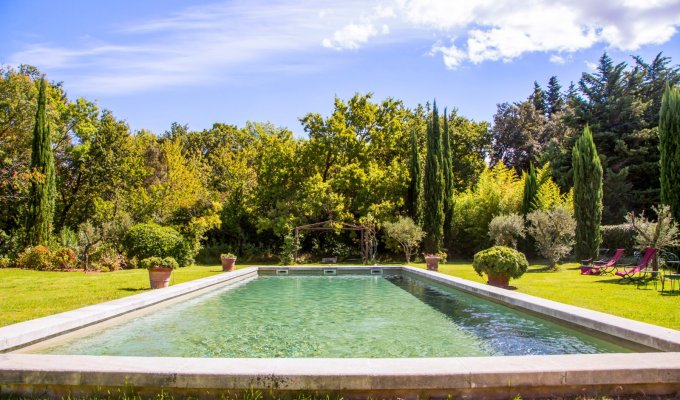 Provence Coast villa rentals near Arles heated pool receptions weddings