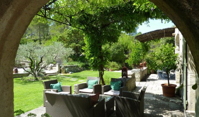 Saint Remy de Provence luxury villa rentals with heated private pool and staff