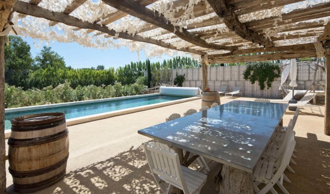 Saint Remy de Provence luxury villa rentals with heated private pool & staff chef