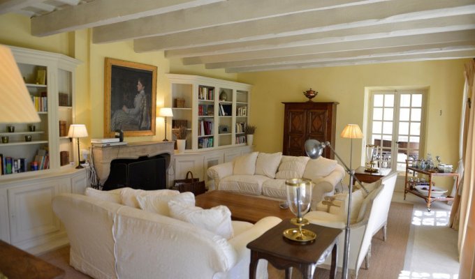 Saint Remy de Provence luxury villa rentals with heated private pool and staff