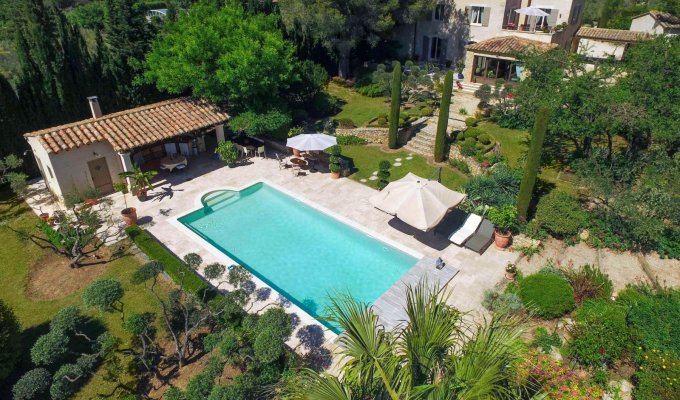 Saint Remy de Provence luxury villa rentals with heated private pool and staff