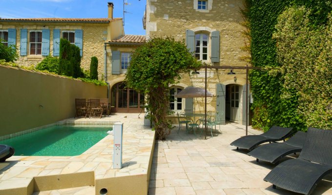 Provence luxury villa rentals Avignon with heated private pool