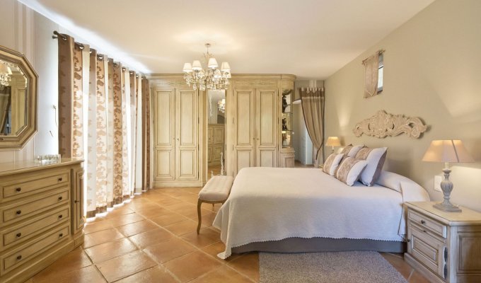 Saint Remy de Provence luxury villa rentals with private pool and staff