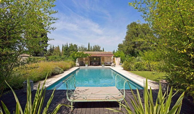 Saint Remy de Provence luxury villa rentals with heated private pool and staff