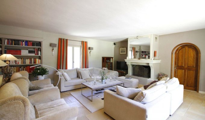 Saint Remy de Provence luxury villa rentals with heated private pool and staff