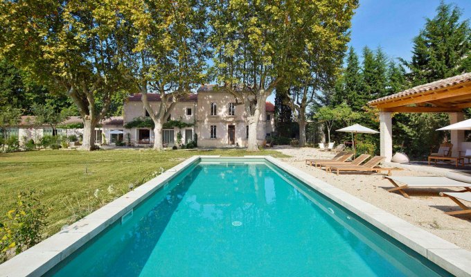 Provence luxury villa rentals Avignon with private pool and staff