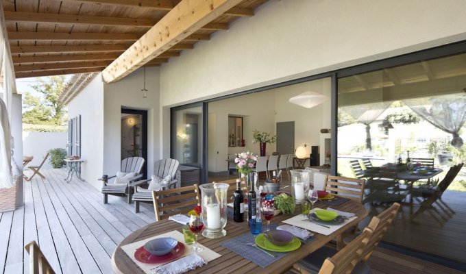 Saint Remy de Provence luxury villa rentals with heated private pool