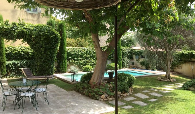 Saint Remy de Provence luxury villa rentals with heated private pool