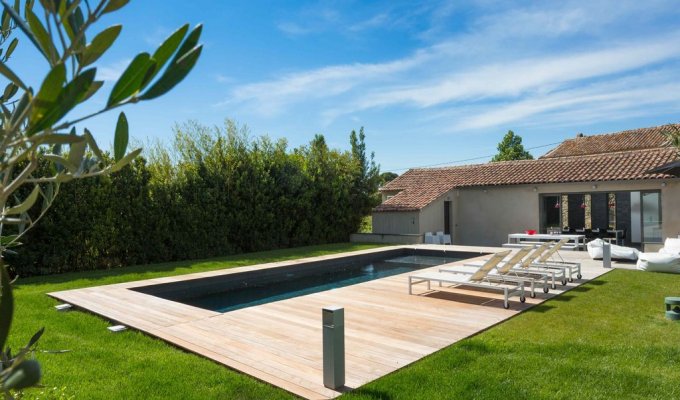 Provence luxury villa rentals Mont Ventoux with heated private pool