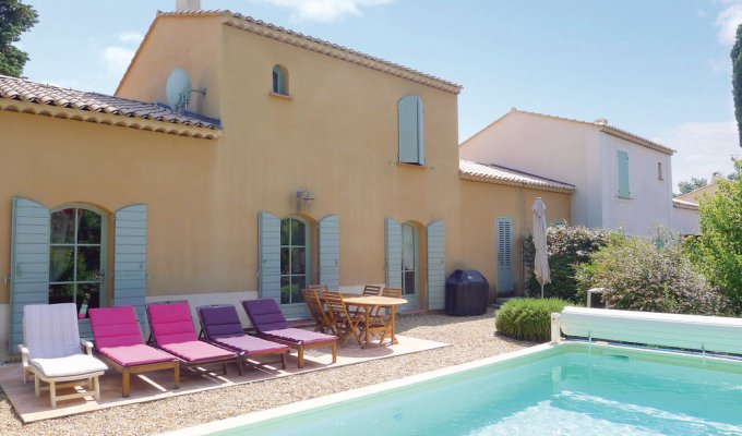 Saint Remy de Provence luxury villa rentals with heated private pool and staff