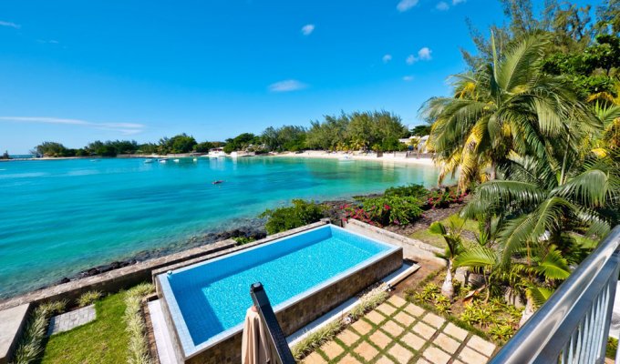 Ile Maurice Location villa Grand Baie pieds dans l'eau piscine et chef à Pereybere