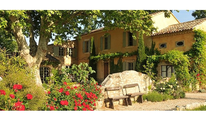 Provence Luberon luxury villa rentals with private pool