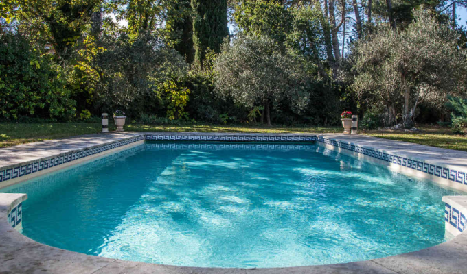 Saint Remy de Provence luxury villa rentals with heated private pool