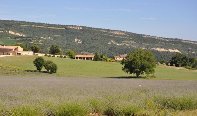 Provence Luberon luxury villa rentals with heated private pool & staff chef