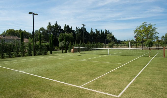 Saint Remy de Provence luxury villa rentals with heated private pool and tennis
