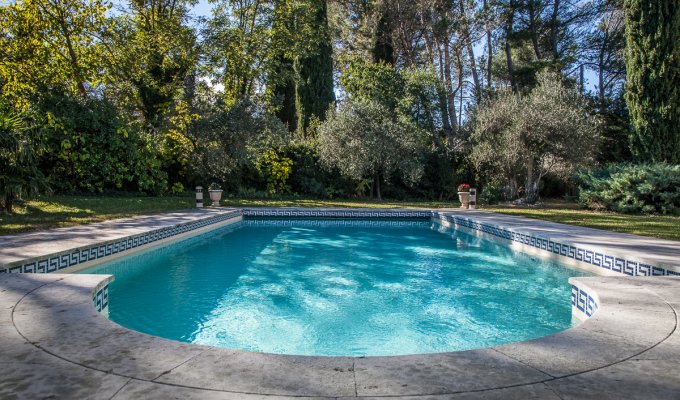 Saint Remy de Provence luxury villa rentals with heated private pool