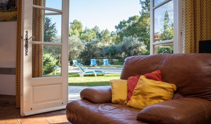 Saint Remy de Provence luxury villa rentals with heated private pool