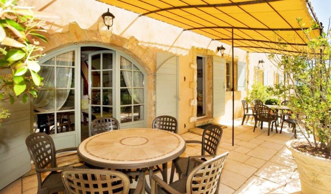 Provence Luberon luxury villa rentals with private pool and staff