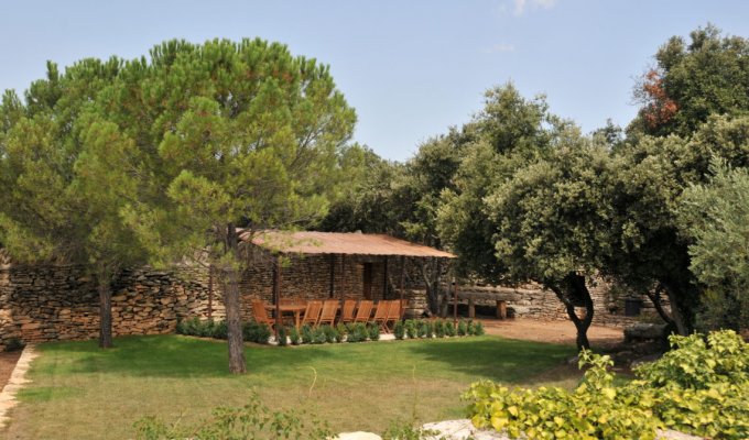 Provence Luberon luxury villa rentals with private pool near Gordes