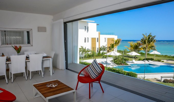 Flic en Flac Beachfront Apartment  holiday rentals with pool and ocean view