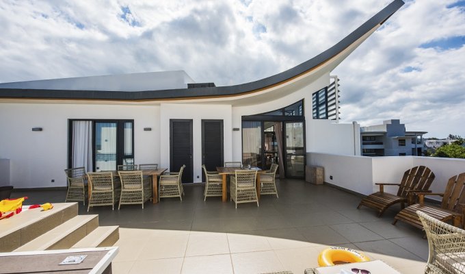 Mauritius Penthouse in a holiday complex on the Roches Noires Beach East coast