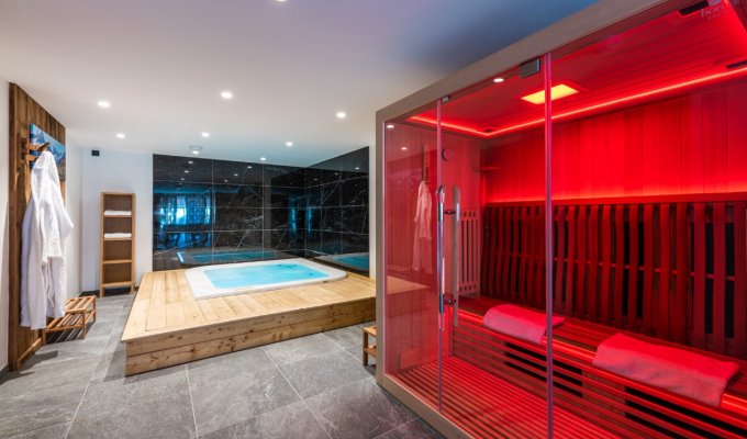 Luxury chalet rental Serre Chevalier Southern Alps at the foot of the slopes Spa sauna and concierge service