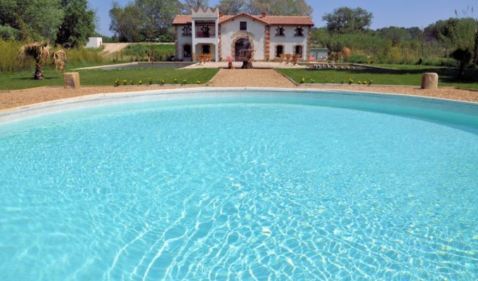  Camargue villa rental Cote de Provence with swimming pool and spa