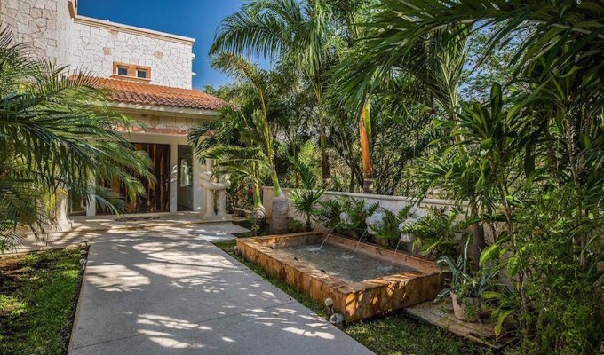 Yucatan - Mayan Riviera - Puerto Aventuras villa vacation rentals Located on Golf Course with private pool and staff